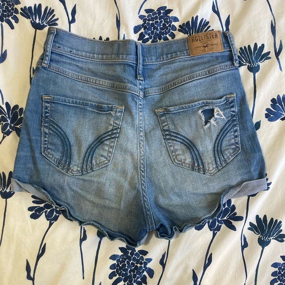 Hollister denim shorts, great condition - Picture 3 of 3